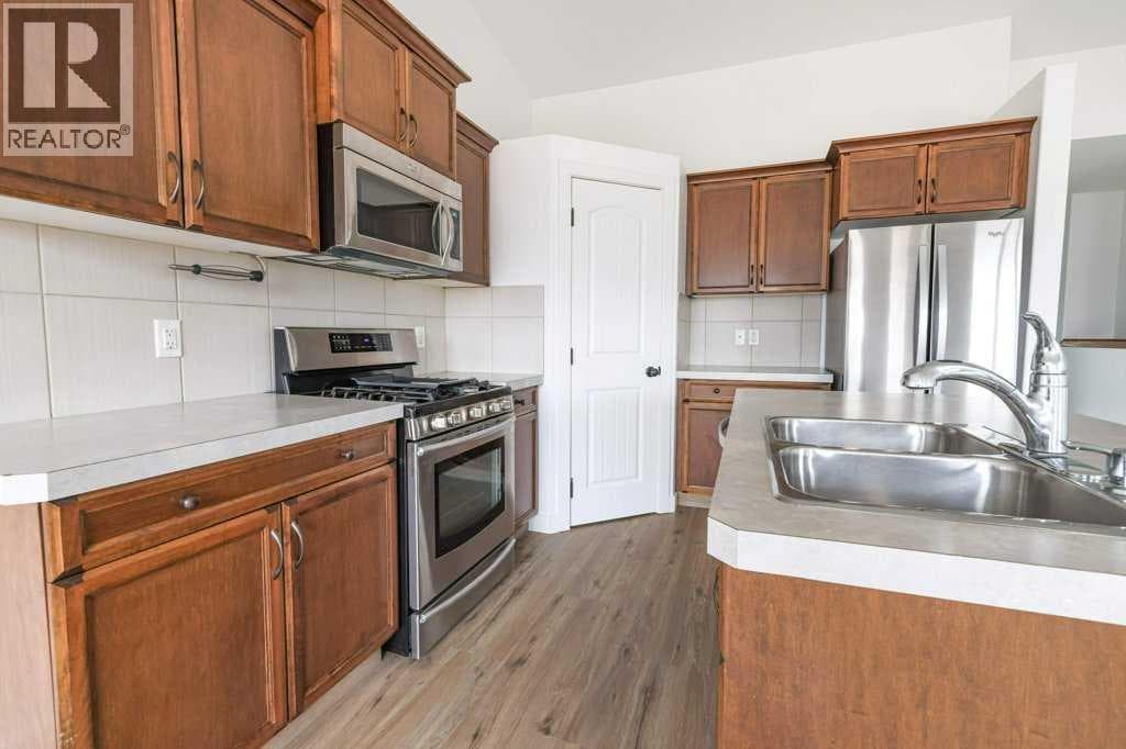 4431 54 Street — photo 3