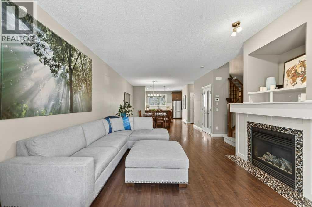 44 Mike Ralph Way SW — photo 3