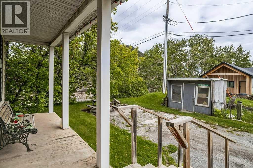5 Mt. Laurie Road — photo 2