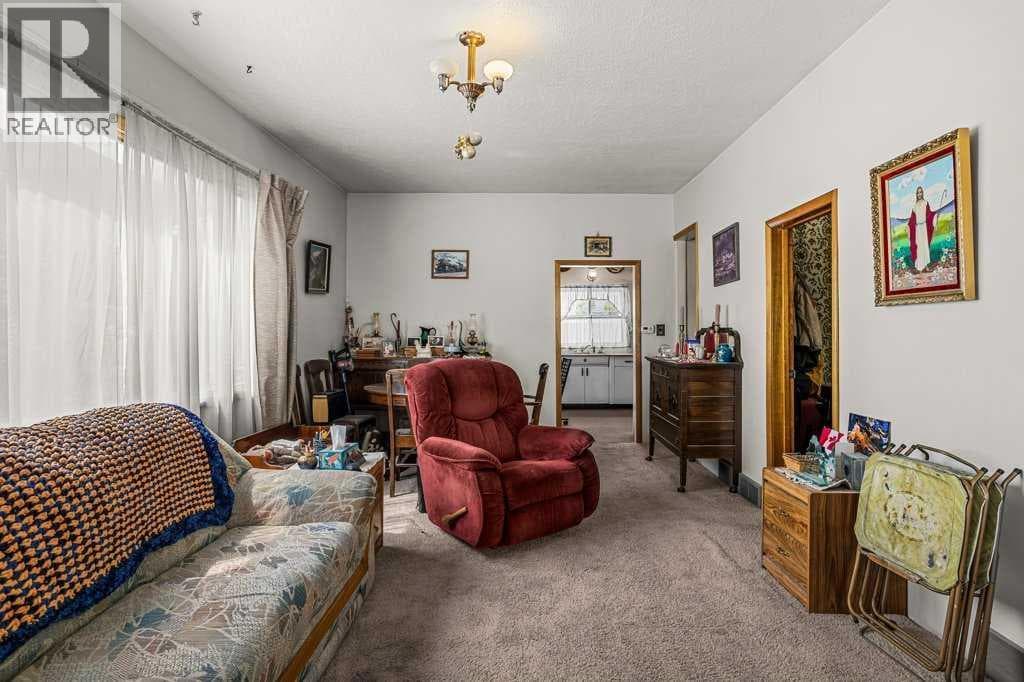 5 Mt. Laurie Road — photo 4