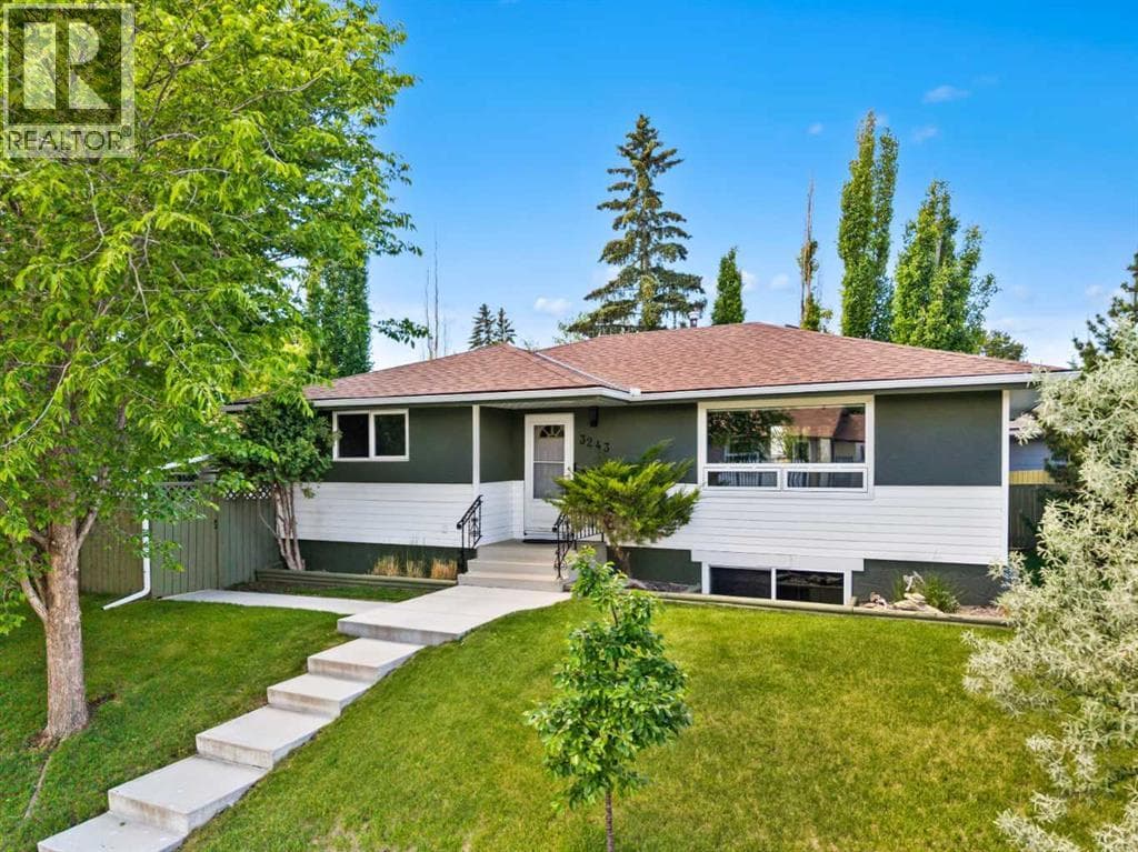 3243 Dover Crescent SE