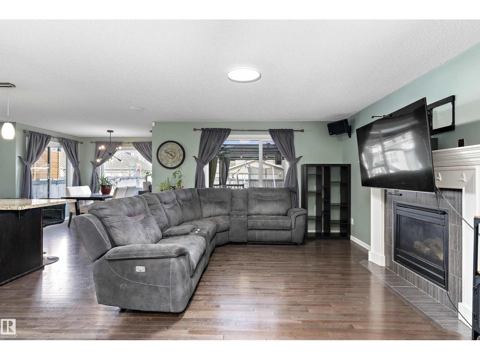 1332 72 ST SW — photo 3