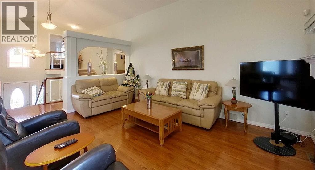 6123 11 Avenue — photo 3