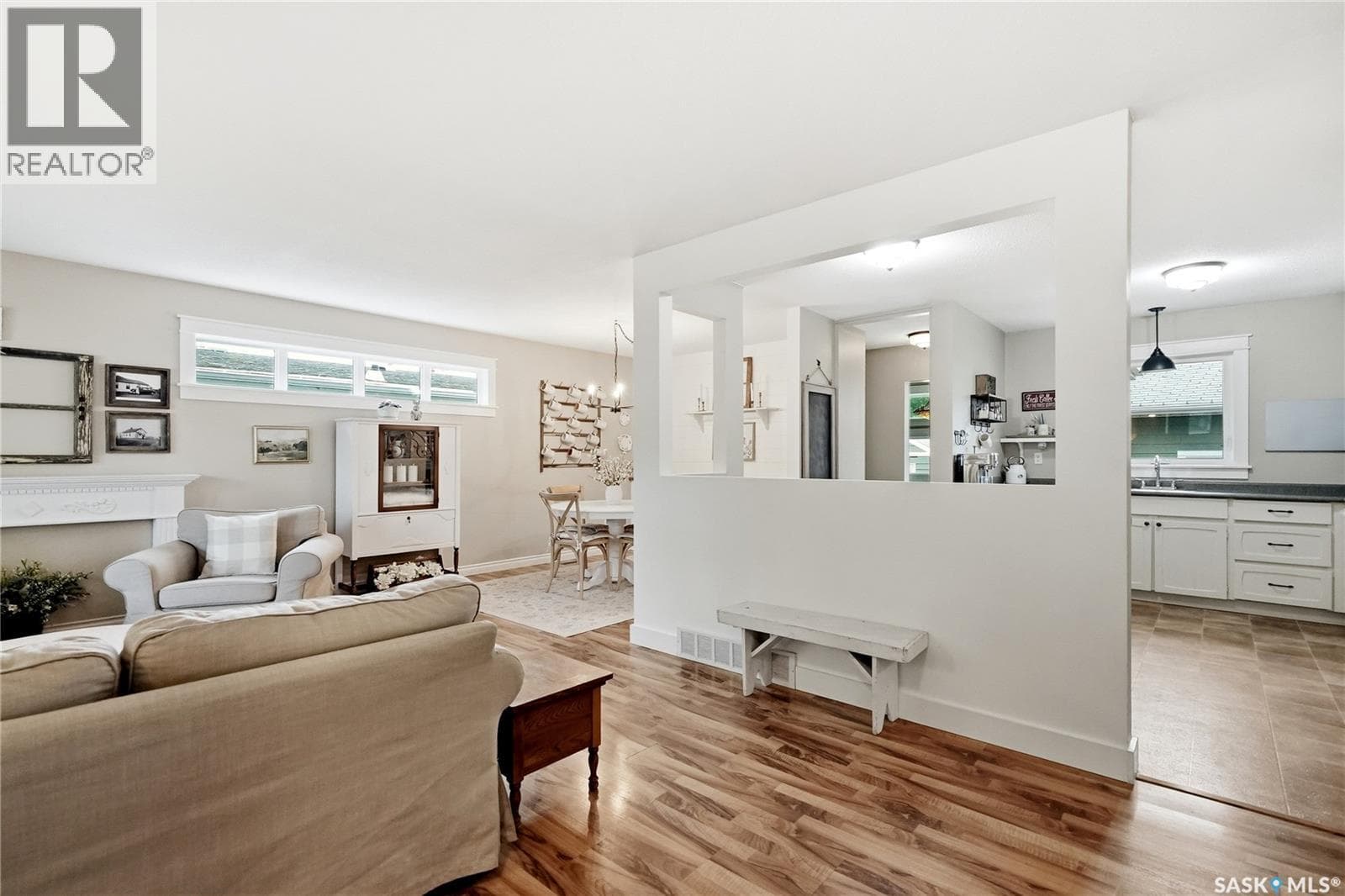 328 Carleton DRIVE — photo 3