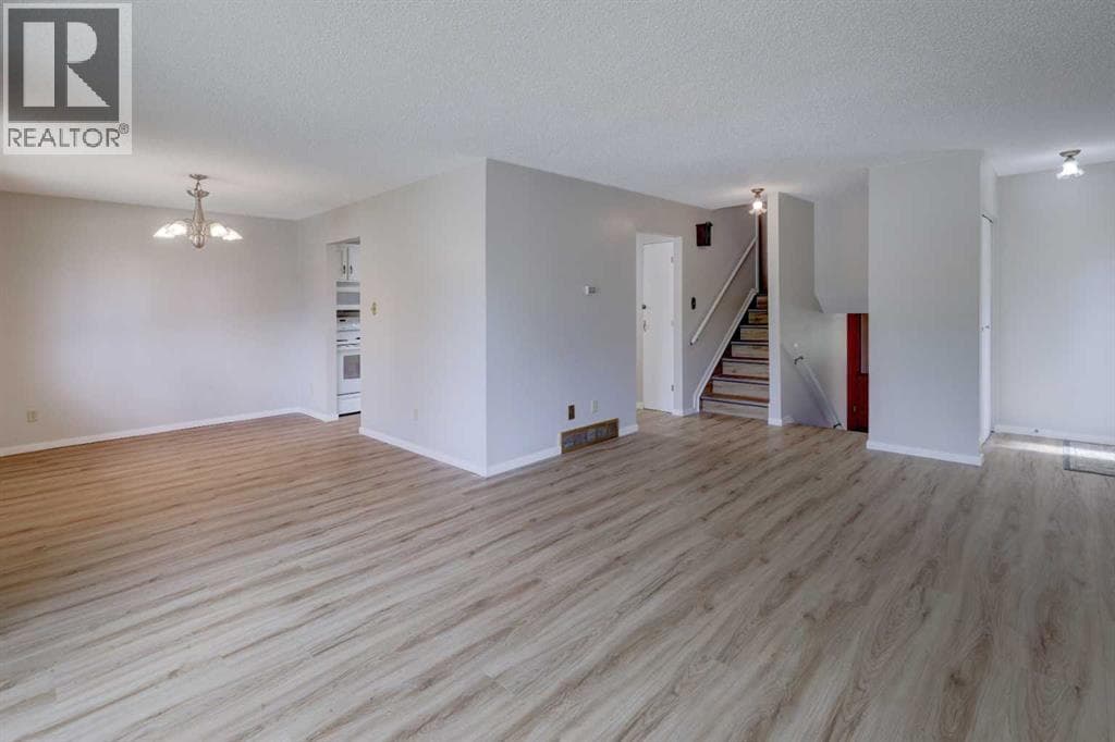 9 Maple Leaf Road — photo 4