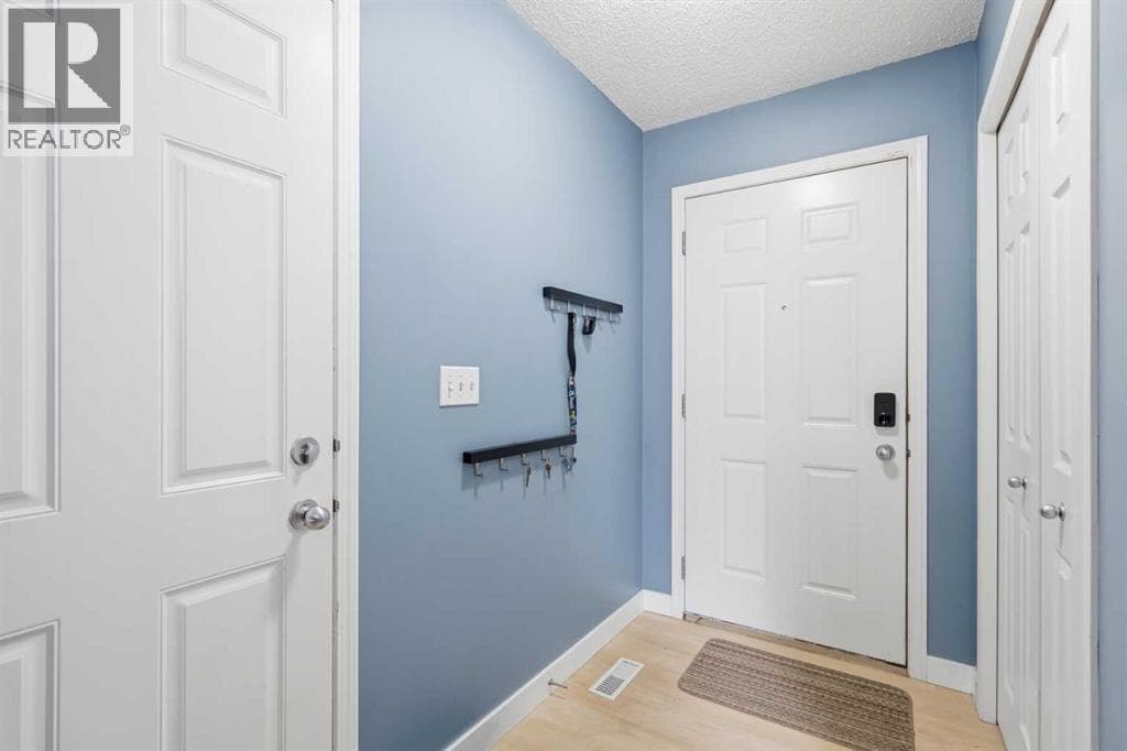 166 Everhollow Heights SW — photo 3