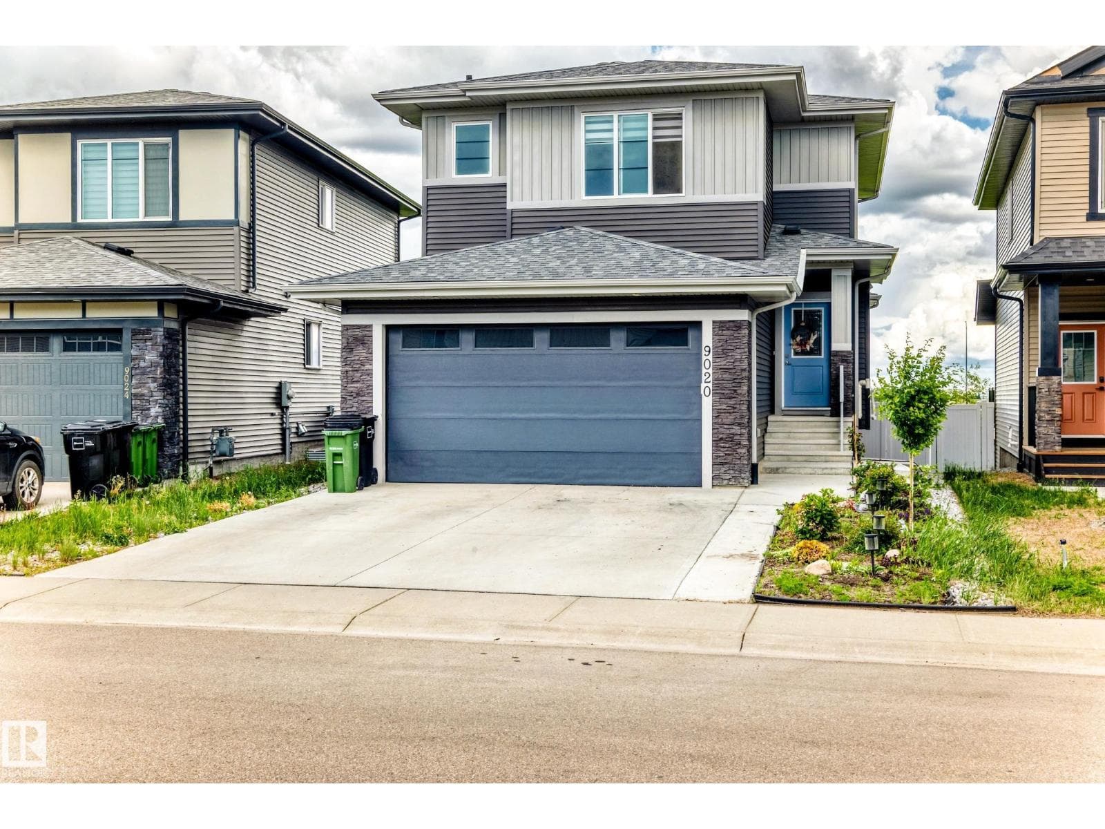 9020 183 AV NW