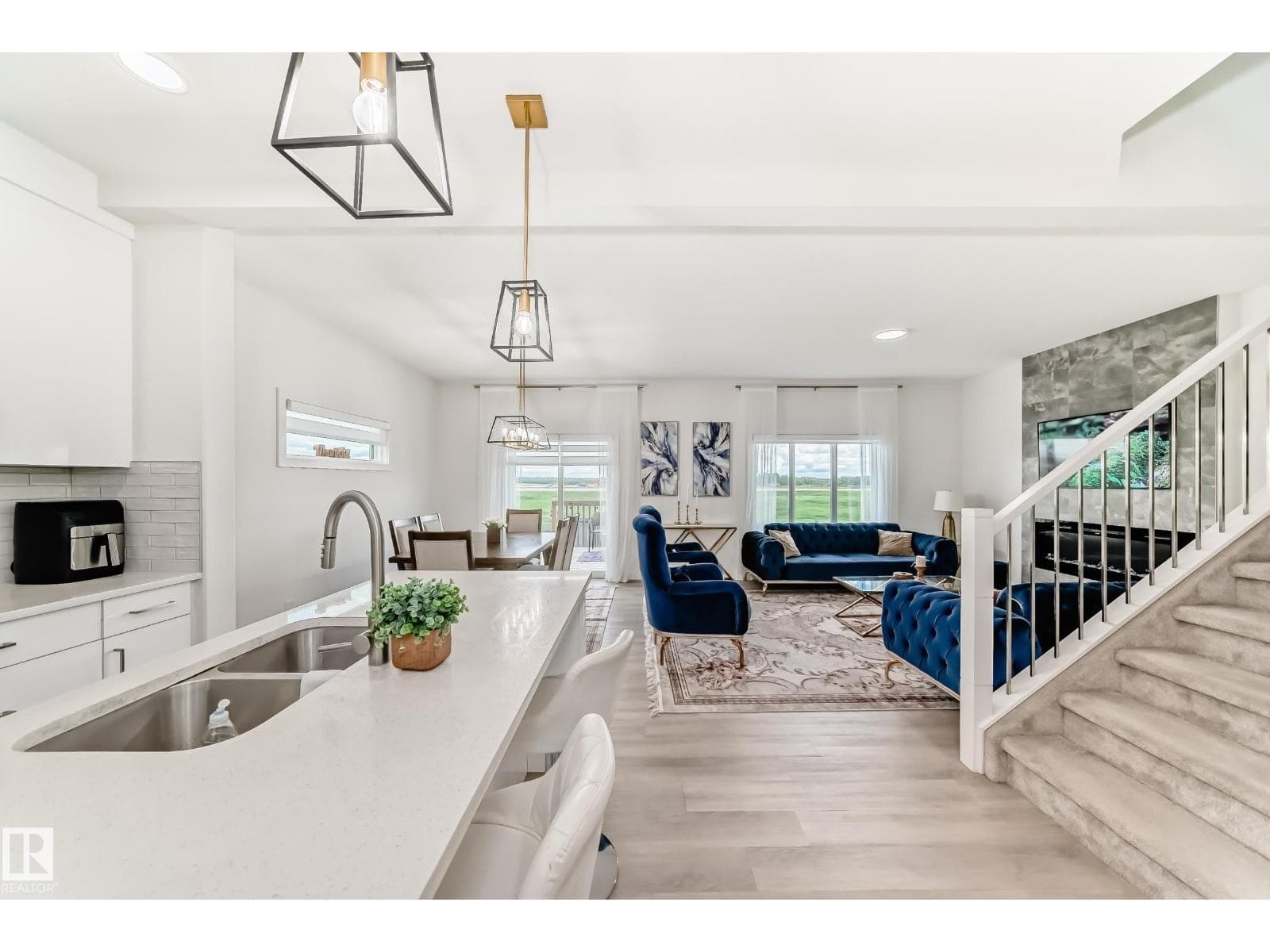 9020 183 AV NW — photo 3