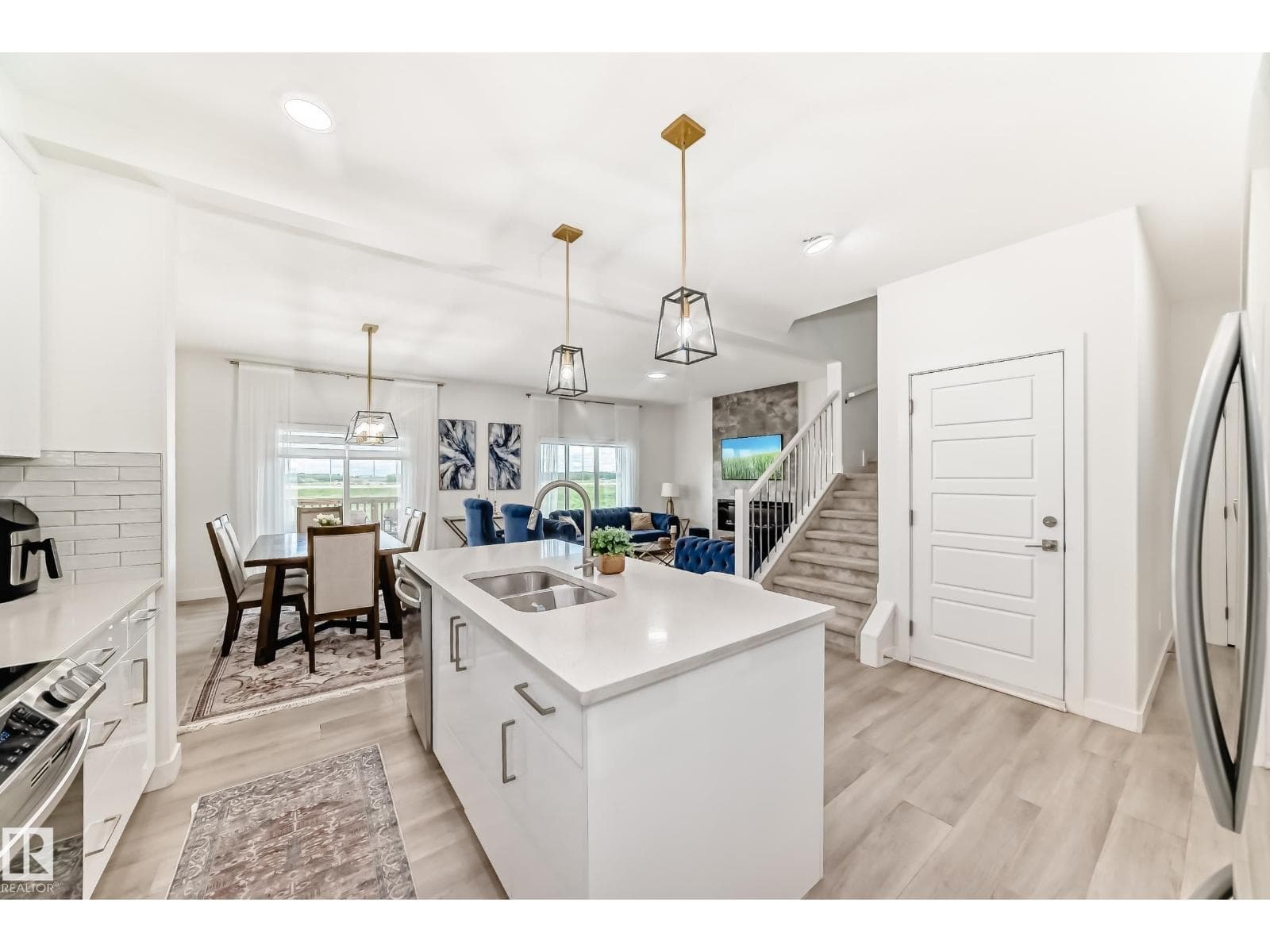 9020 183 AV NW — photo 5