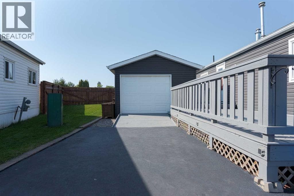 132 Grey Owl Place — photo 2