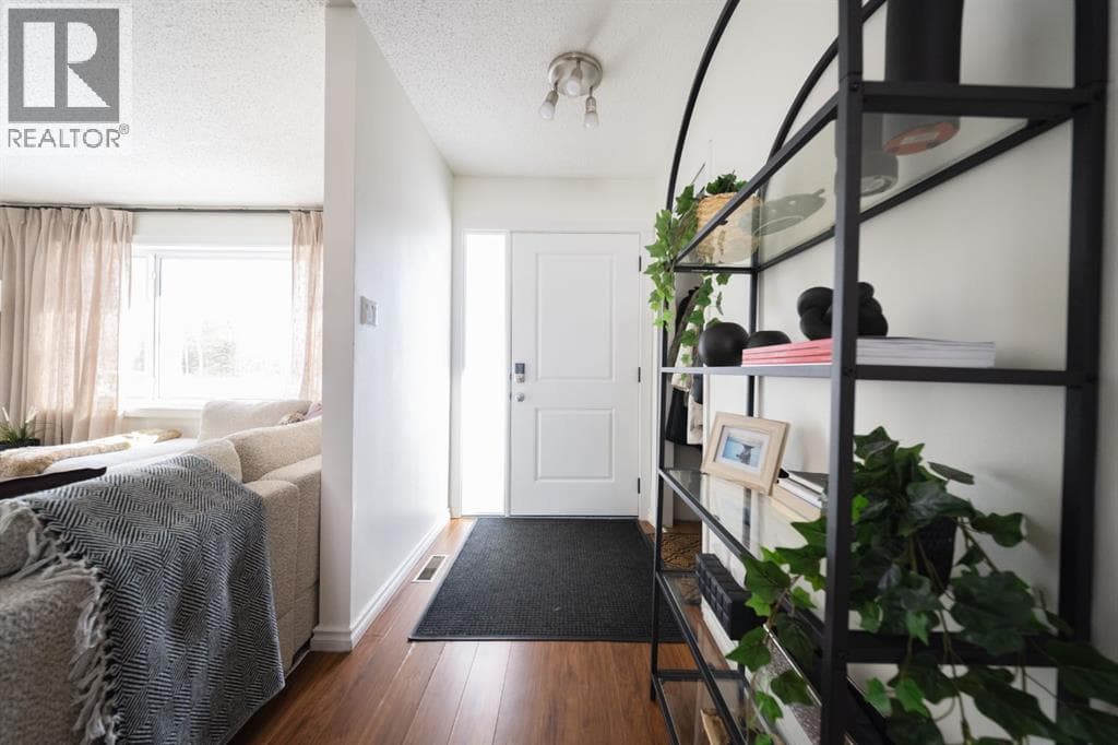 453 Signal Road — photo 4
