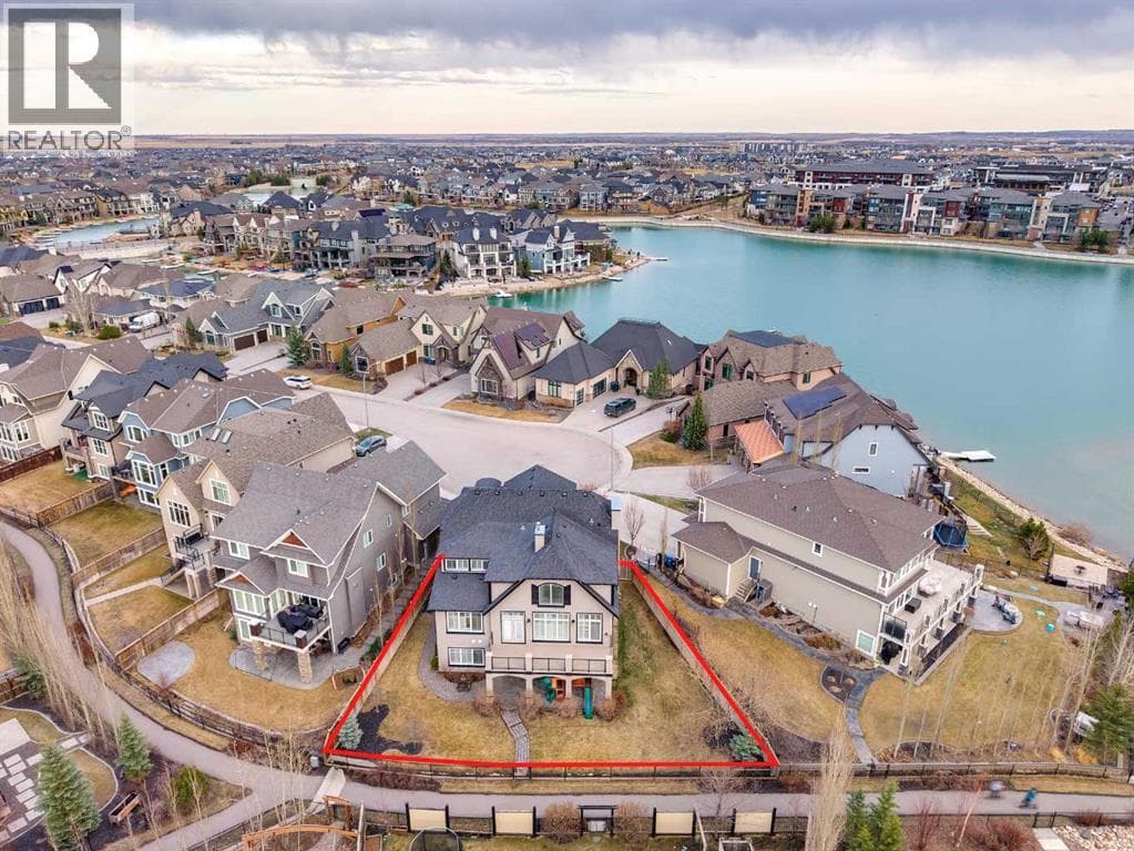 151 Mahogany Bay SE — photo 3