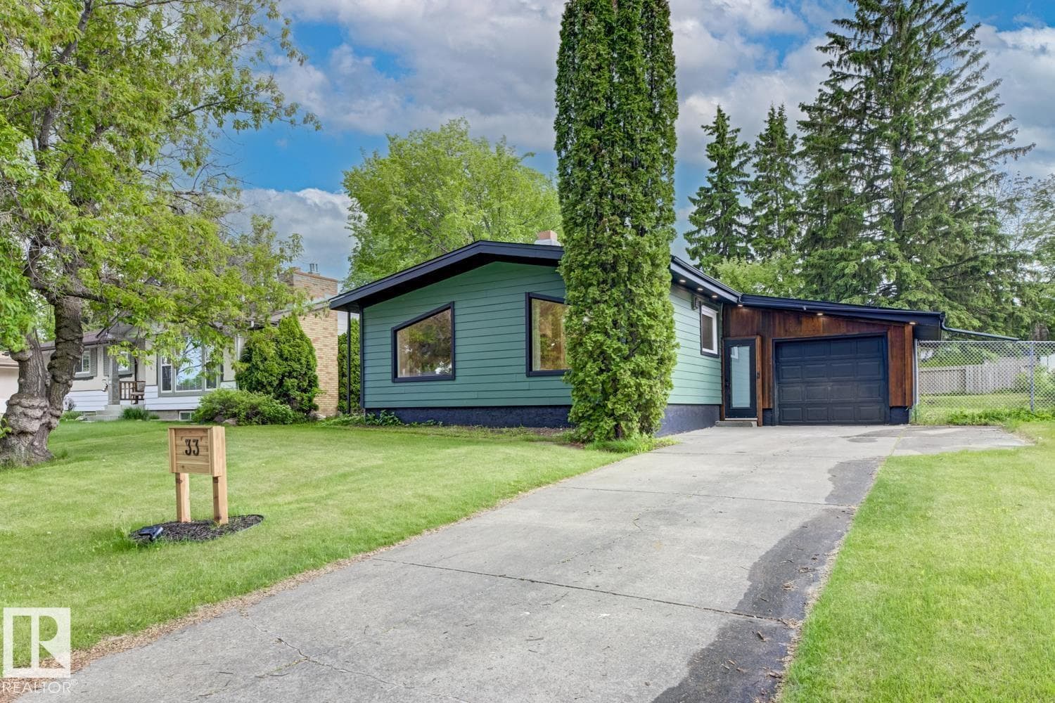 33 HAZEL ST — photo 3