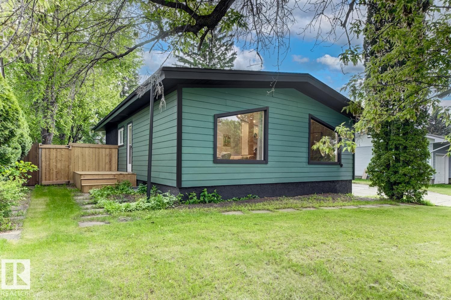 33 HAZEL ST — photo 4