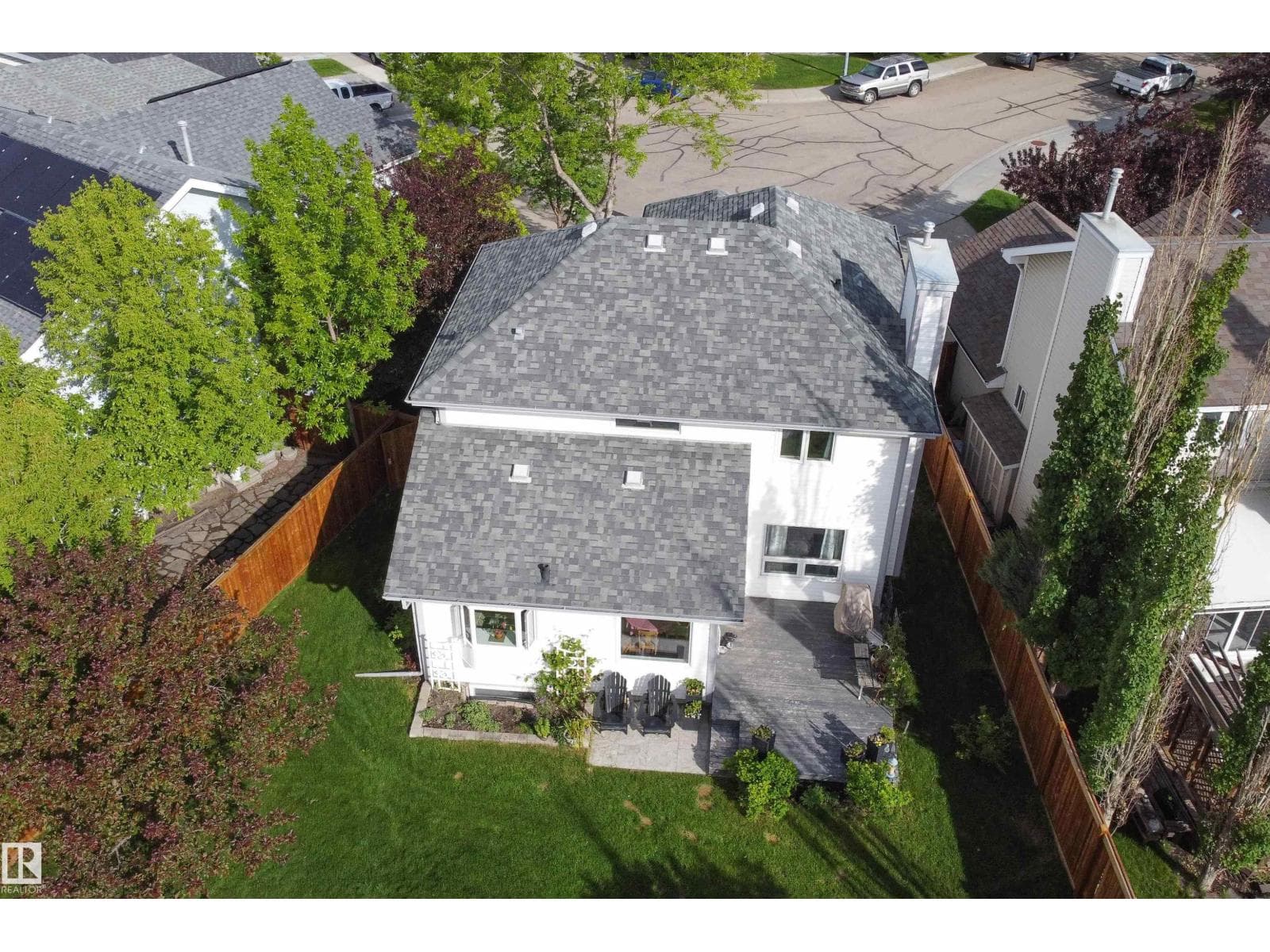 139 LILAC LN — photo 3