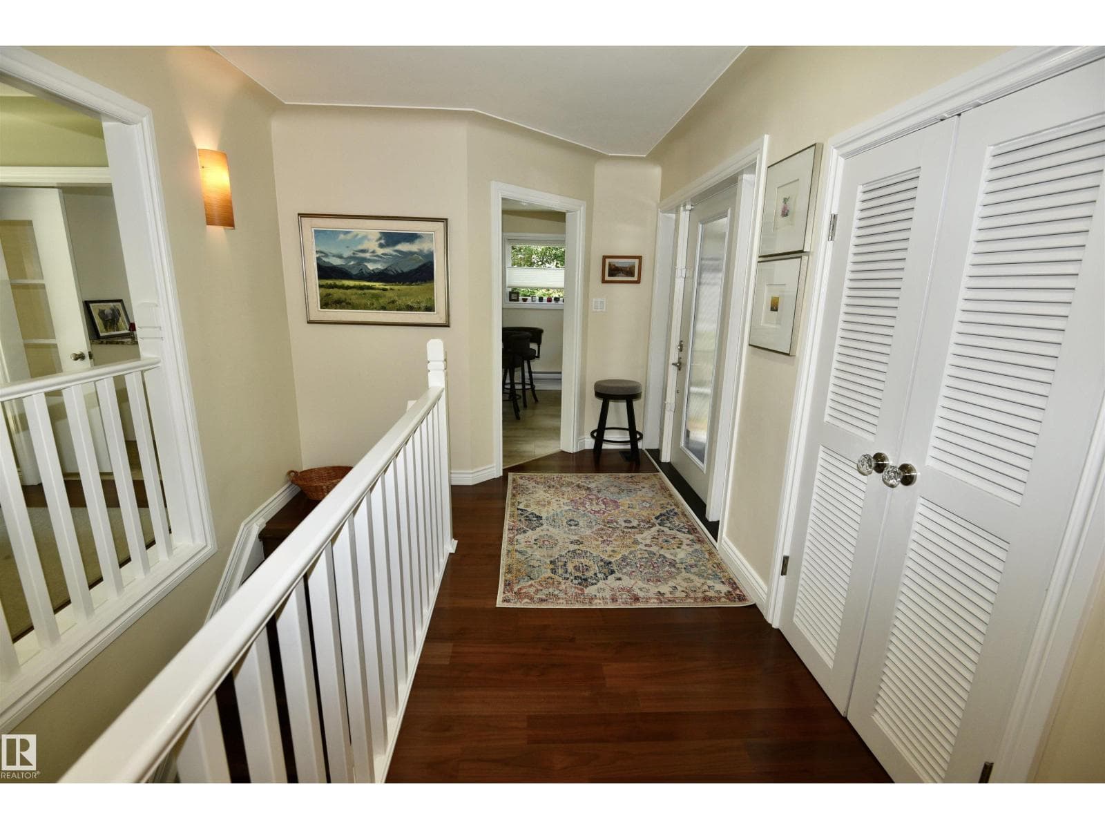 6 St George's CR NW — photo 3