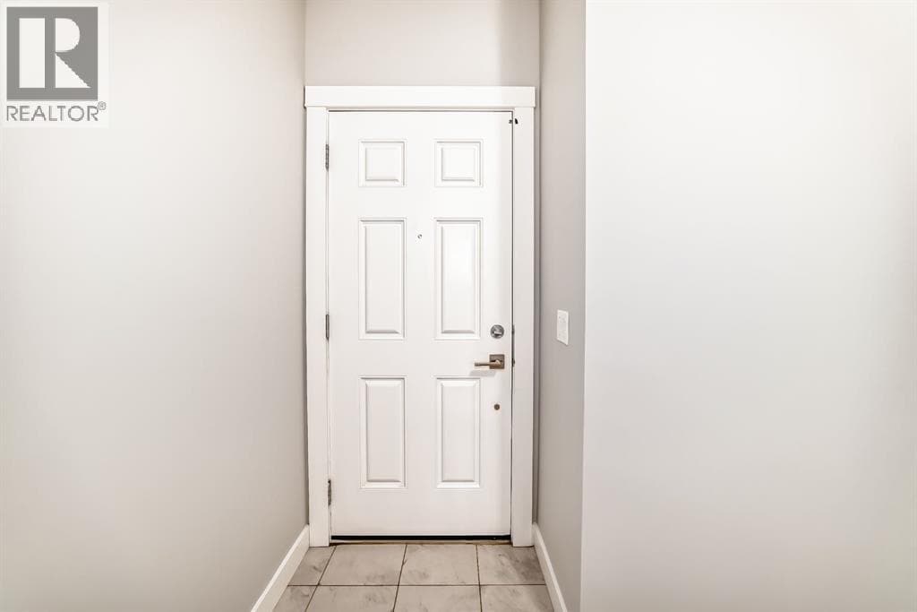 56 Nolanhurst Crescent NW — photo 3