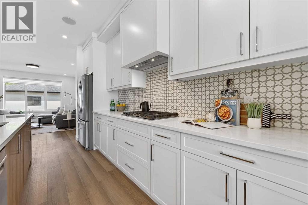 8124 47 Avenue NW — photo 3