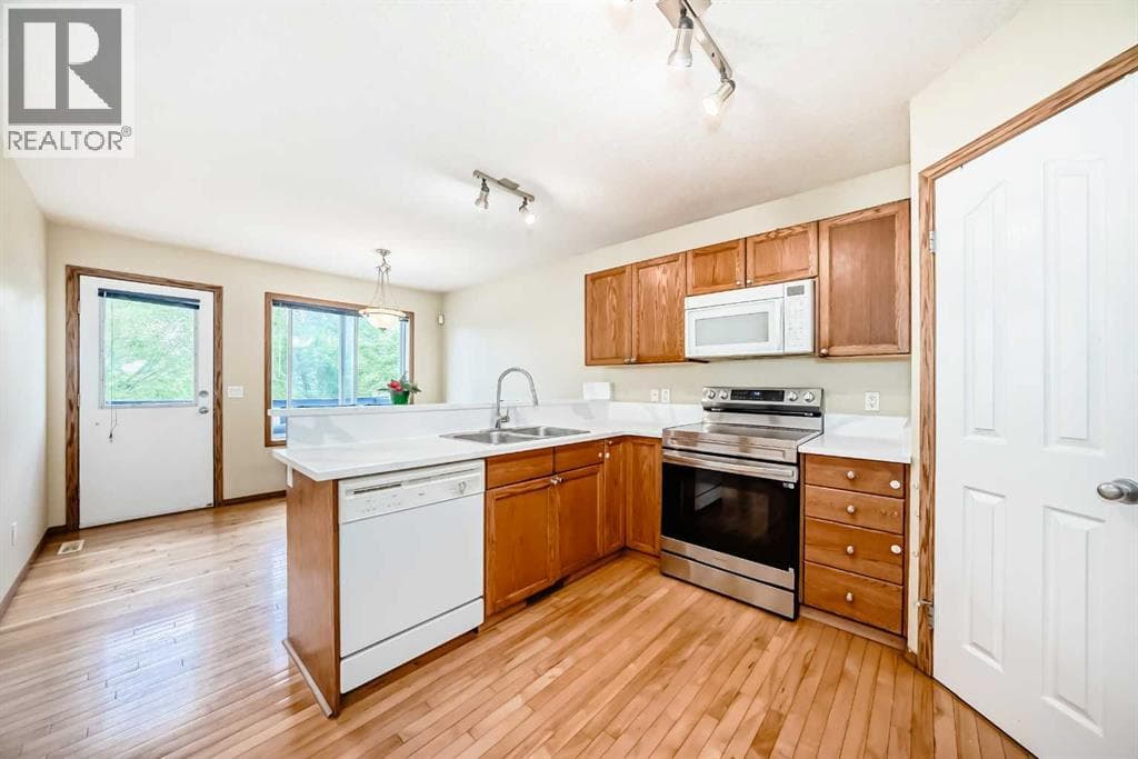 30 Covehaven View NE — photo 5