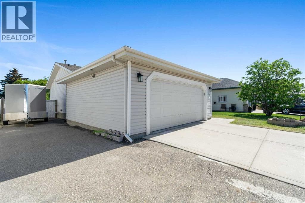 7701 106A Street — photo 3