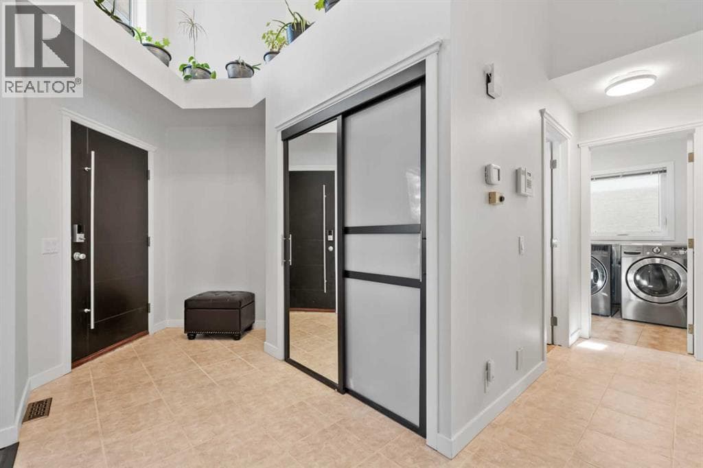 28 Mt Norquay Gate SE — photo 3