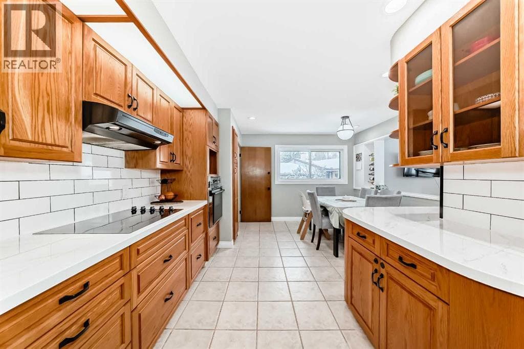 8043 Elbow Drive SW — photo 4