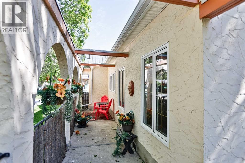 1021 7 Street N — photo 2