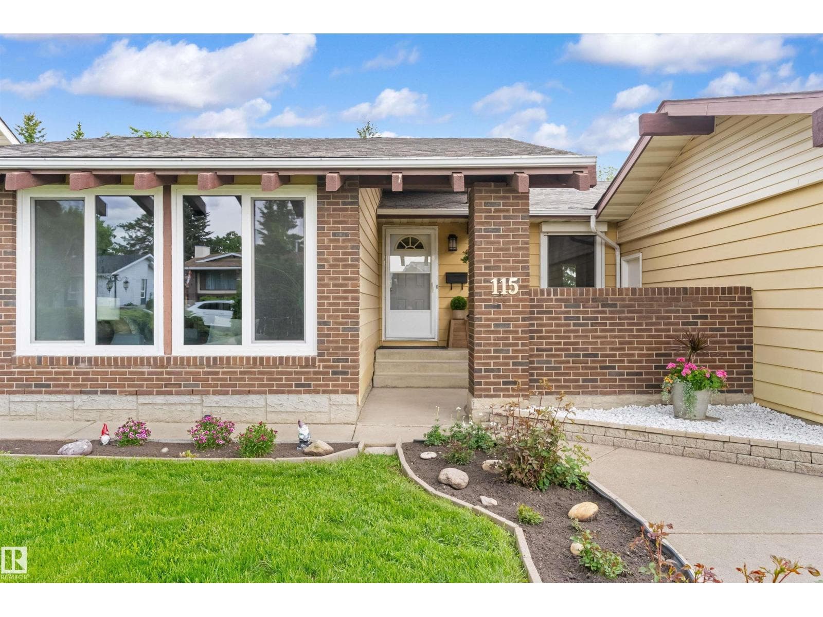 115 HARRISON DR NW — photo 3
