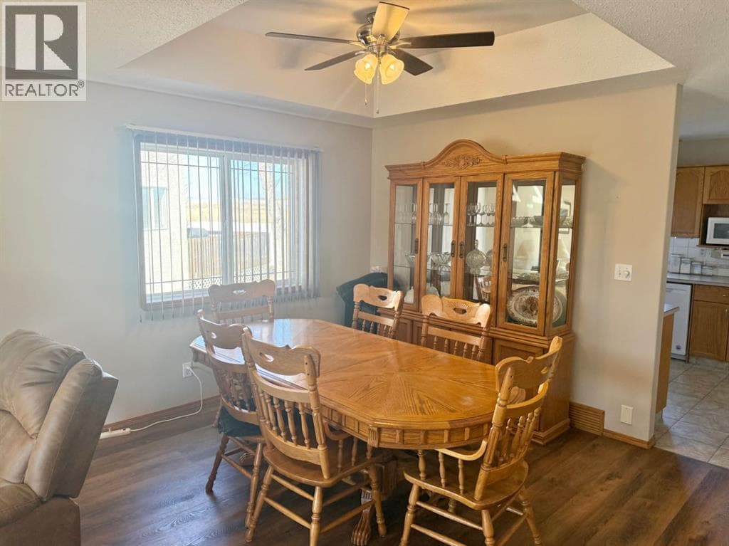 12 Clearwater Crescent — photo 4