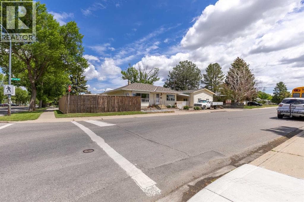 2305 7 Avenue N — photo 3