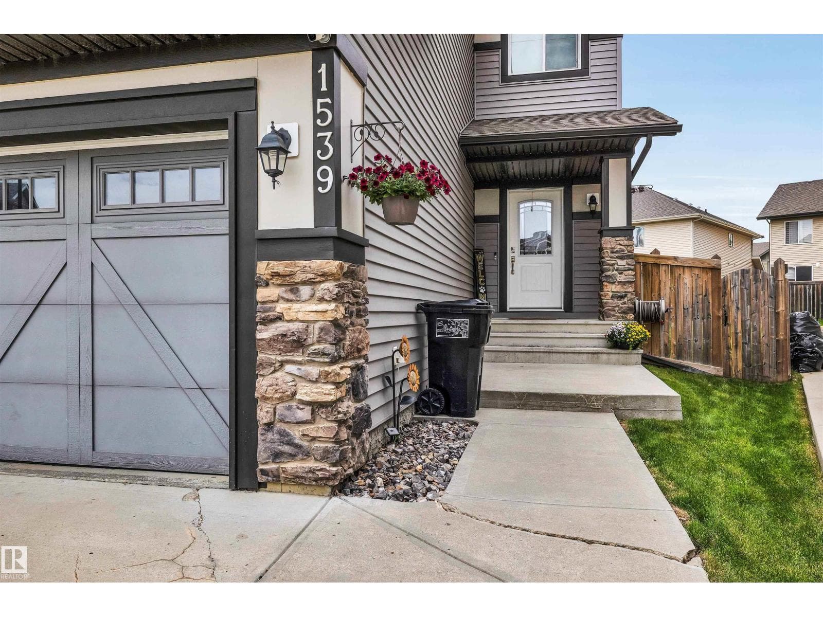 1539 CHAPMAN WY SW — photo 2