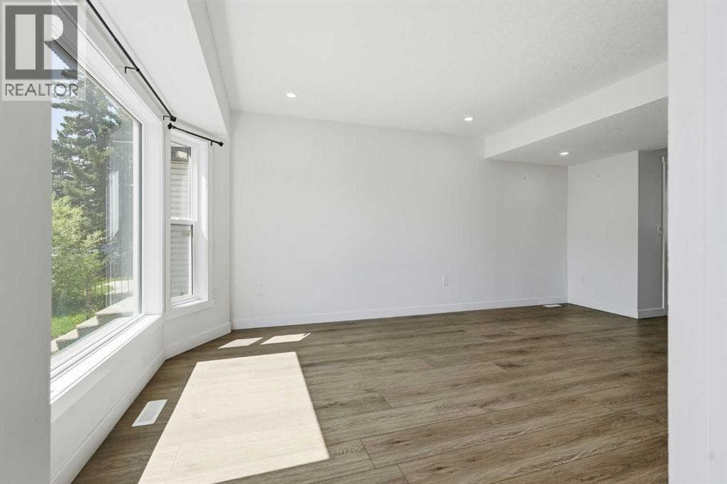 58 Taraglen Road NE — photo 5
