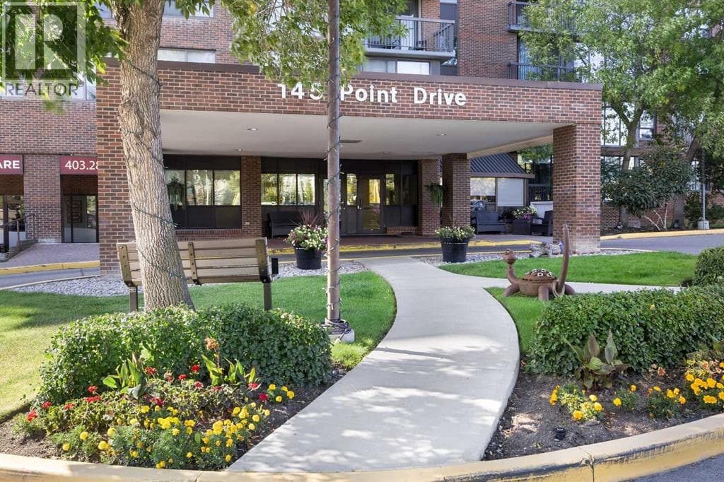 902, 145 Point Drive NW — photo 4