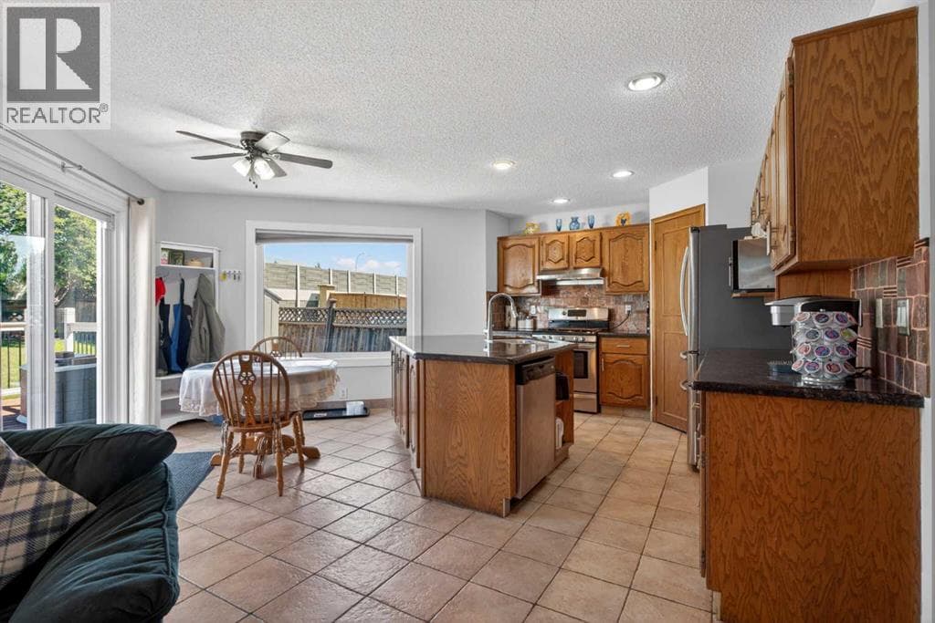 101 Douglasbank Way SE — photo 2