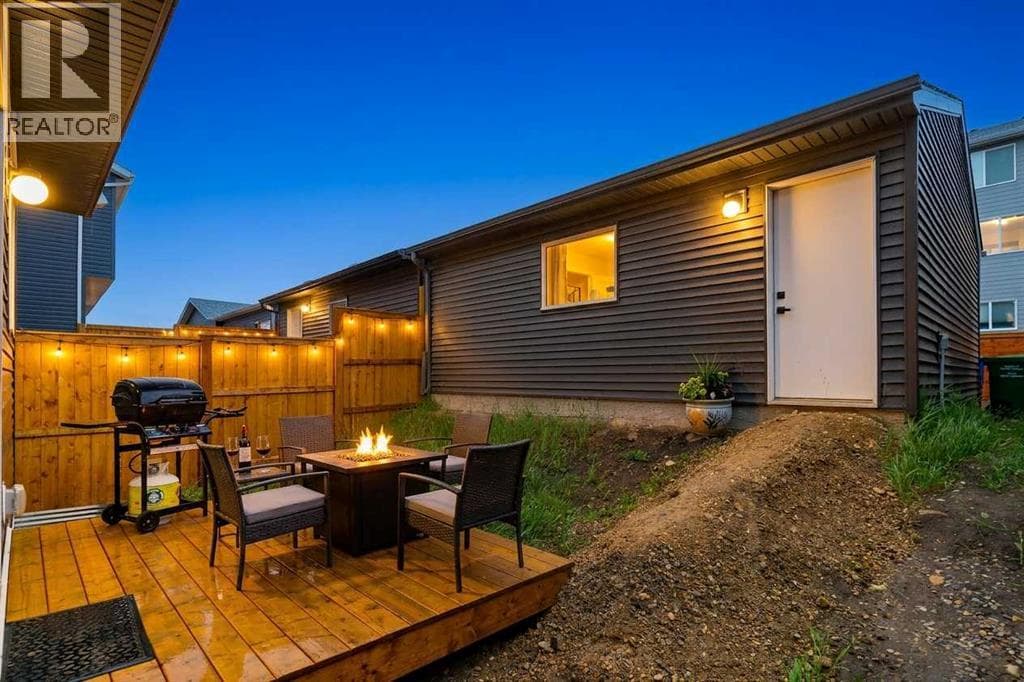 184 Rowmont Boulevard NW — photo 3