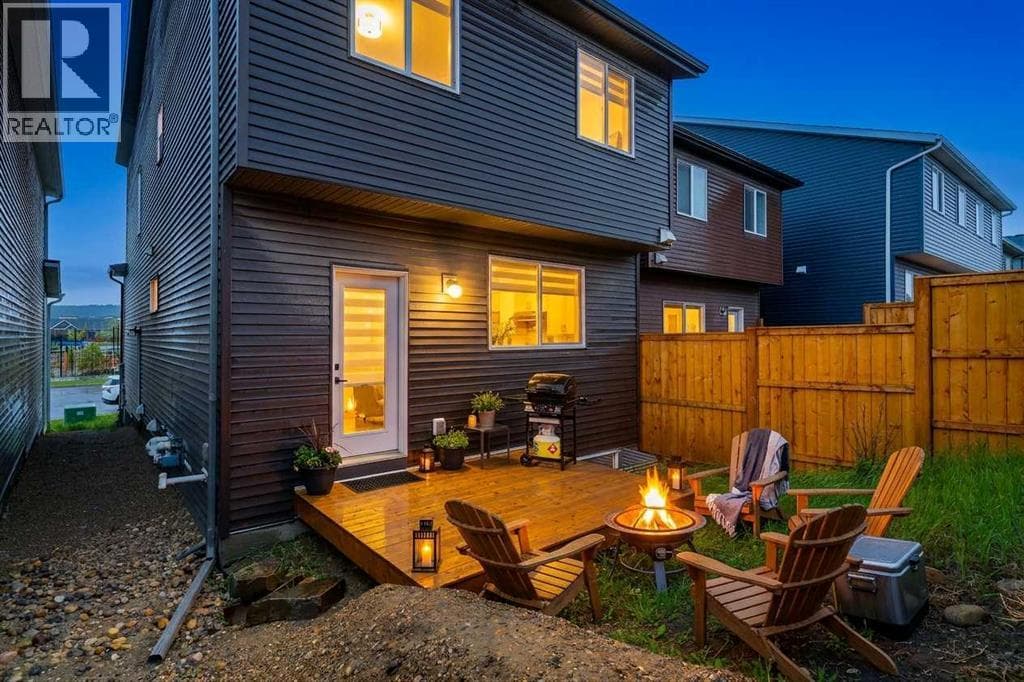 184 Rowmont Boulevard NW — photo 2