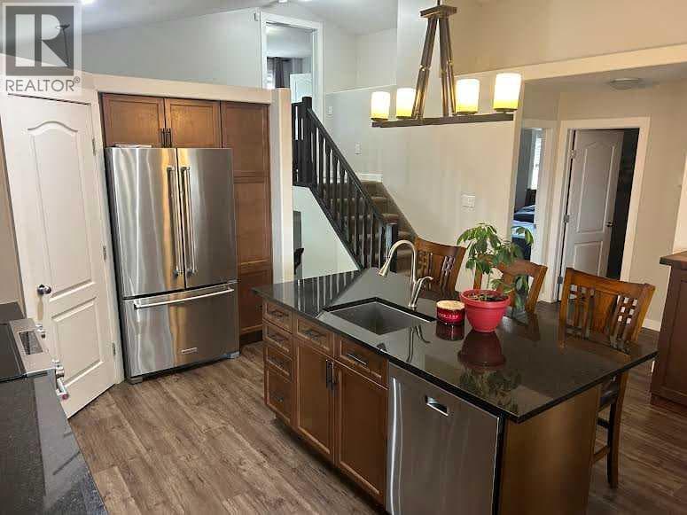 6901 39 Street — photo 3