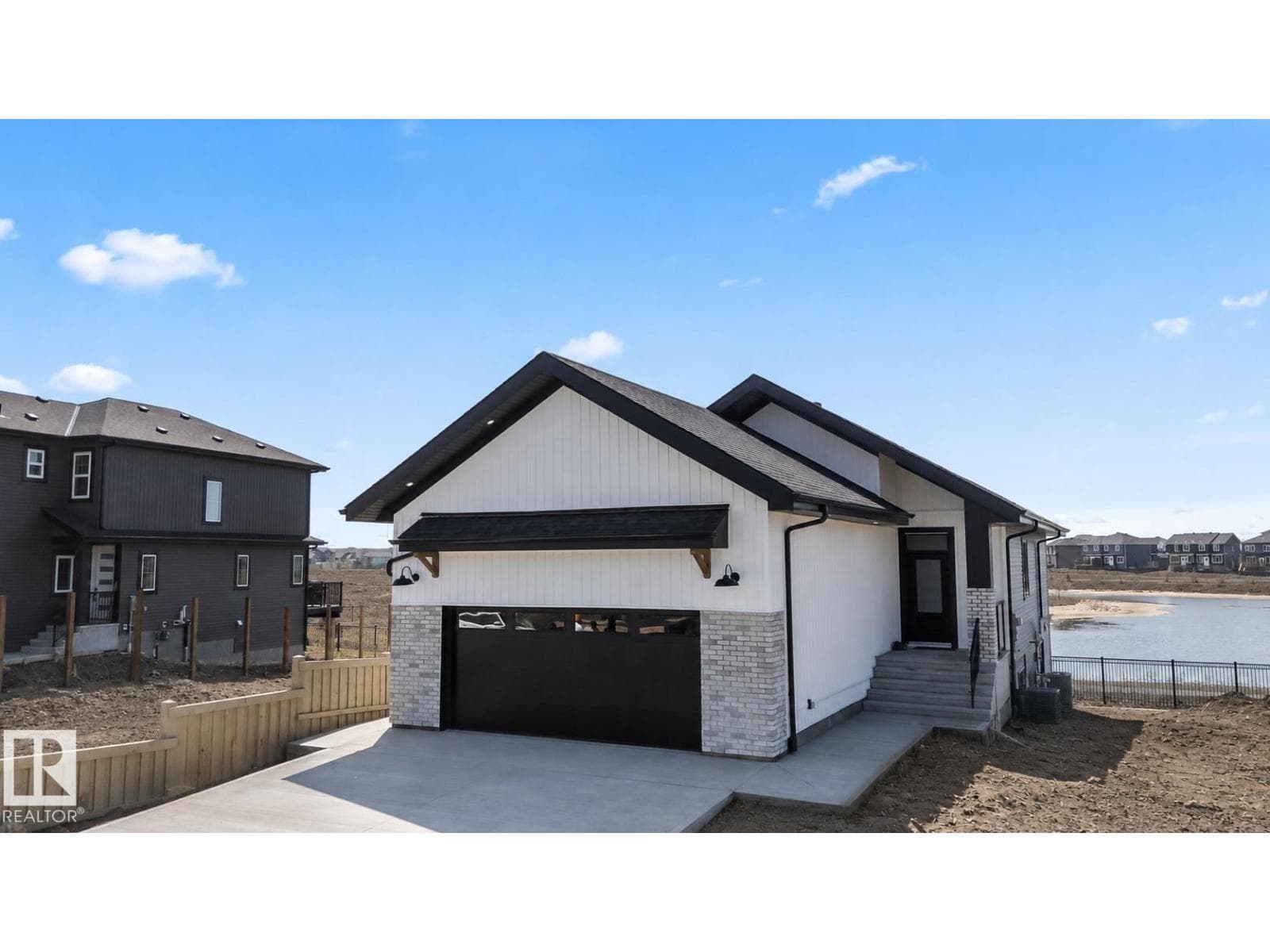 1411 Redpoll Court NW
