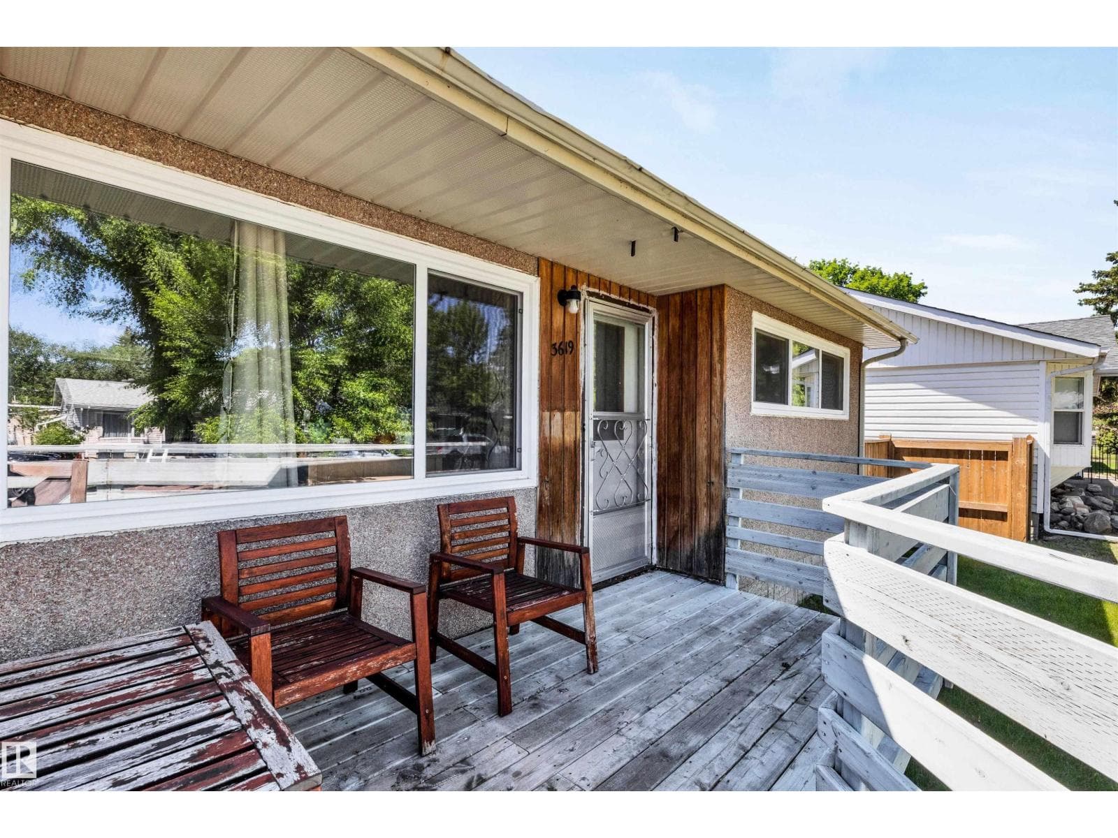 3619 110 AV NW — photo 2