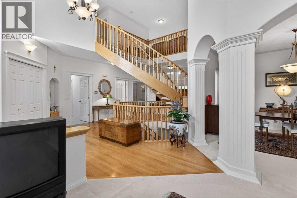 307 Hampstead Way NW — photo 2