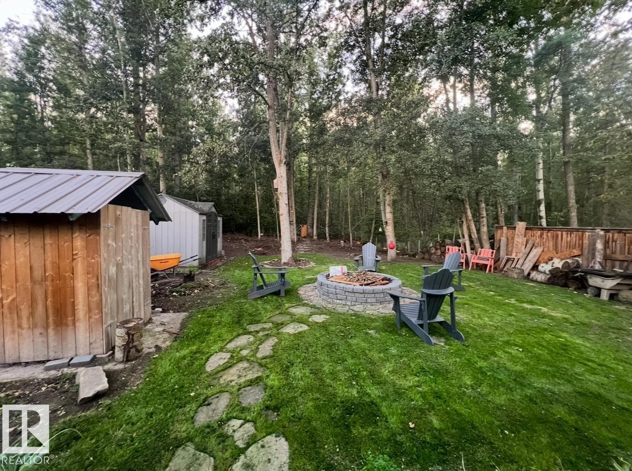 213 CRYSTAL SPRINGS DR — photo 4