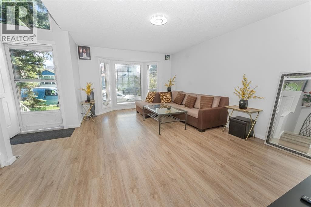 369 Martinwood Place NE — photo 2