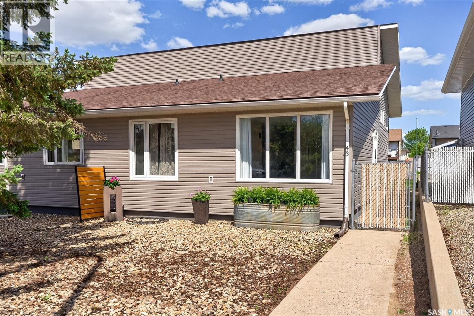 43 Arlington AVENUE — photo 3