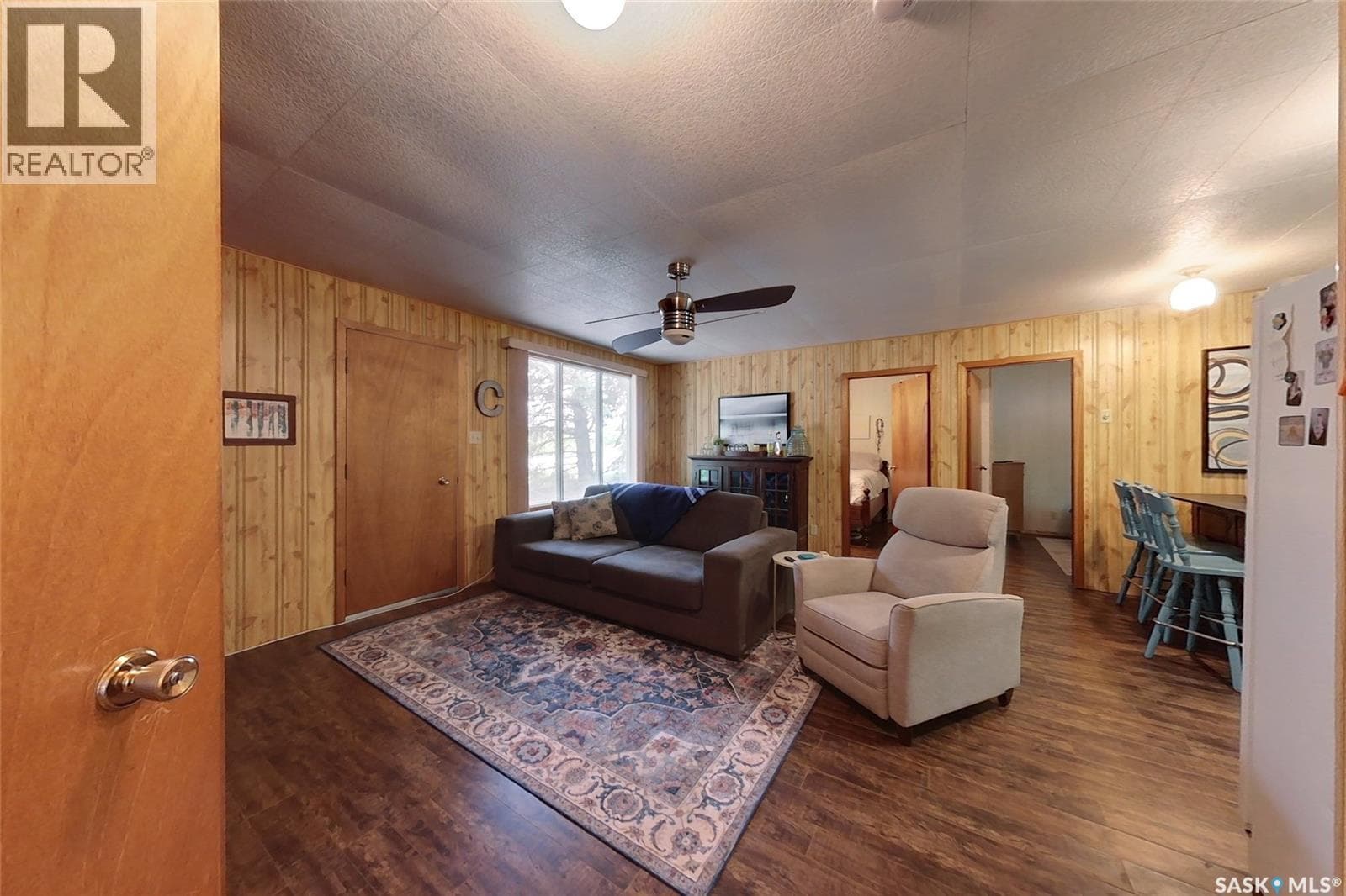 155 Lakeshore CRESCENT — photo 3