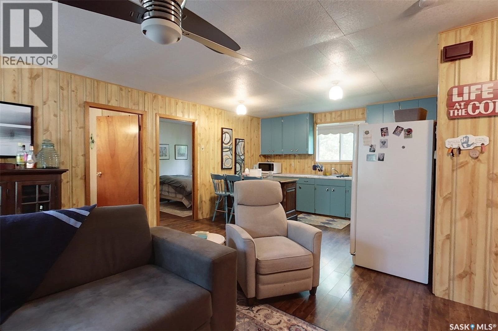 155 Lakeshore CRESCENT — photo 4