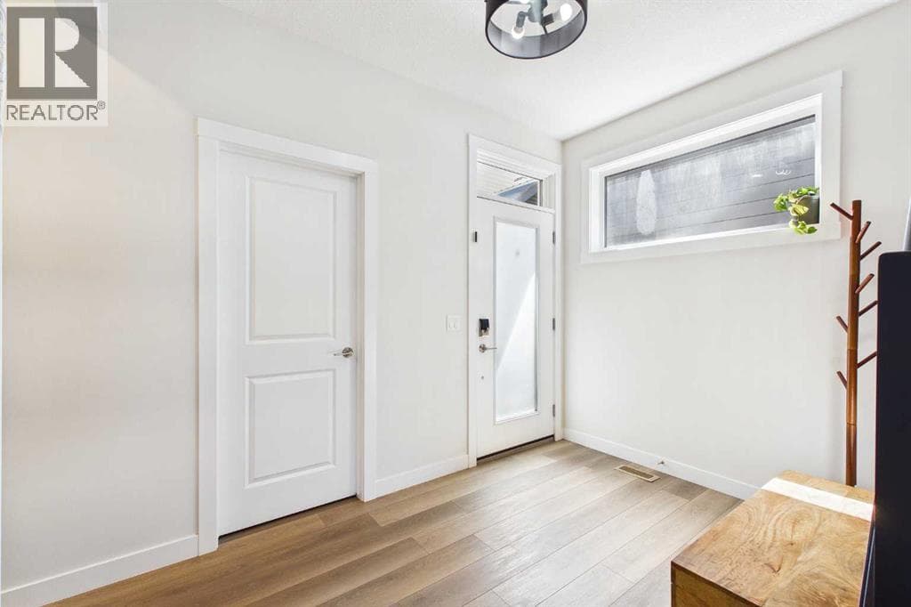 59 Royston Rise NW — photo 3