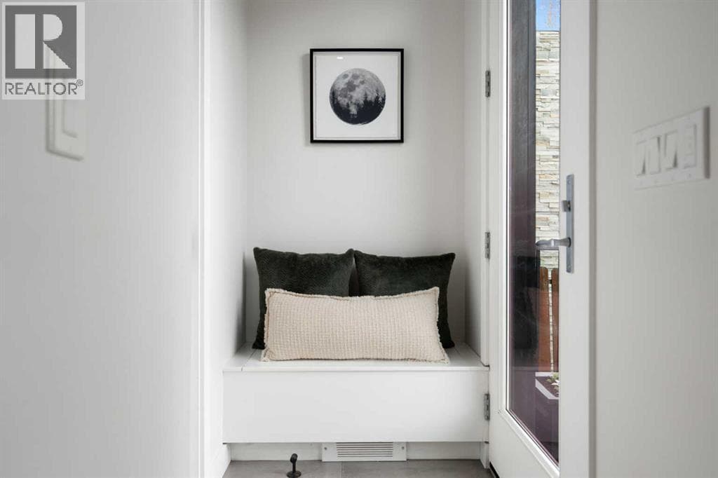 1141 Renfrew Drive NE — photo 4