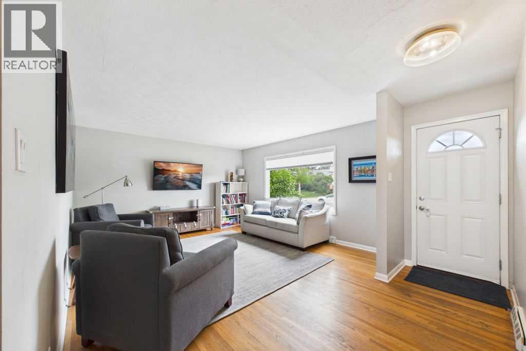 119 Ferncliff Crescent SE — photo 3