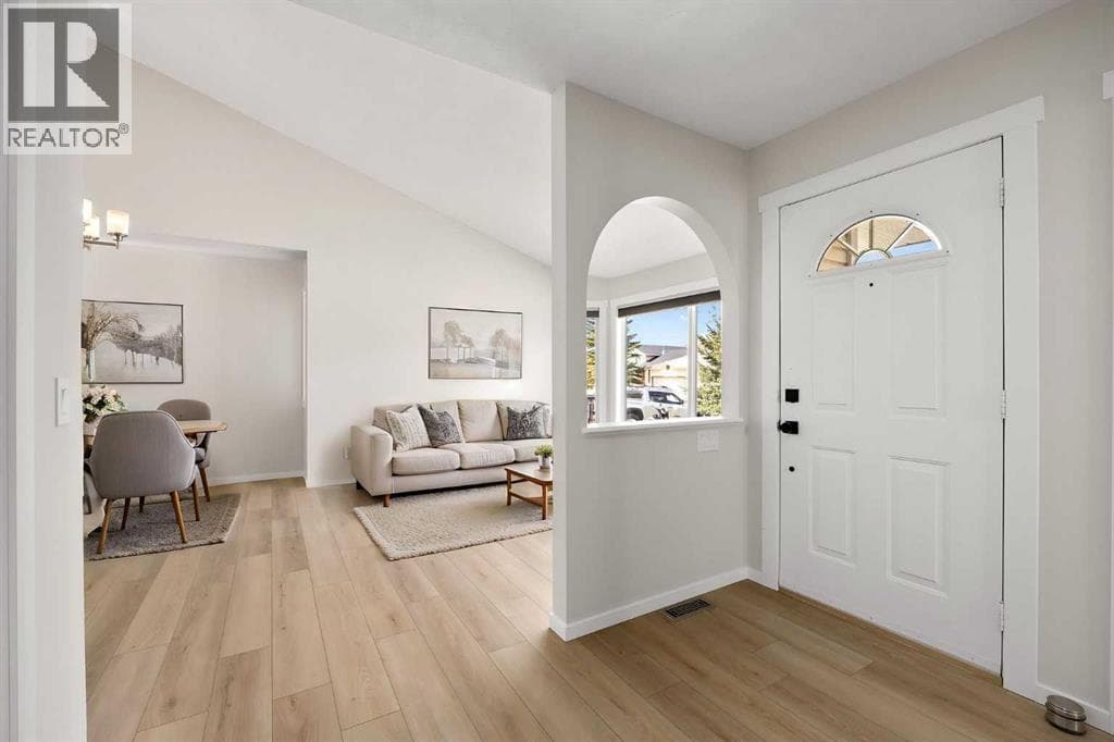 53 Riverview Close — photo 4