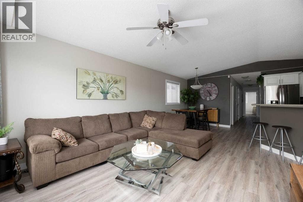 150 Pacific Crescent — photo 3